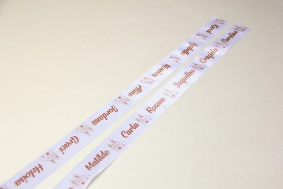 Fita nomes para a barra do vestido de noiva