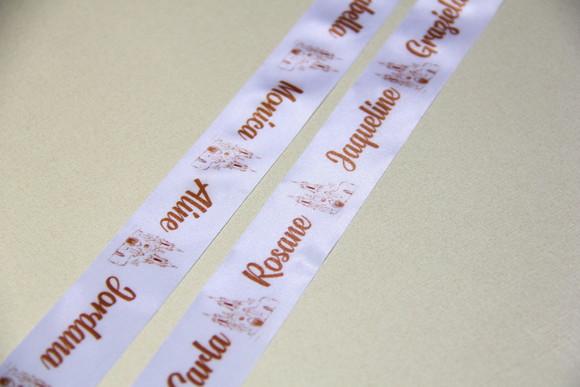 Fita nomes para a barra do vestido de noiva