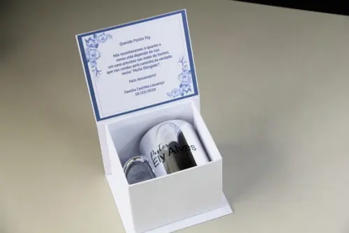 Caixa com caneca para pastor