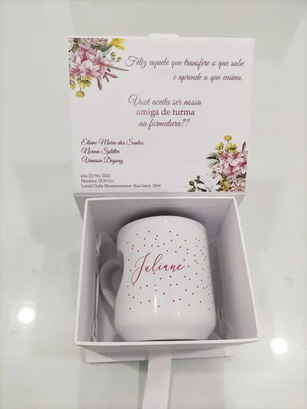 Caixa Convite Caneca com Alça de Coração