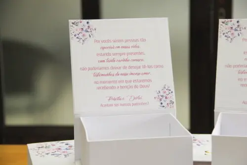 Caixa padrinhos