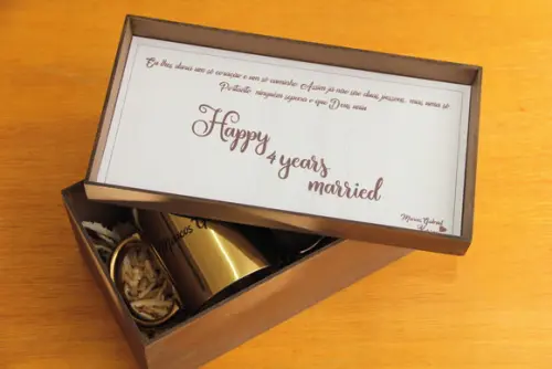 Caixa presente aniversário de casamento