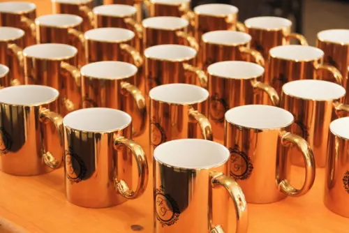 Caneca dourada