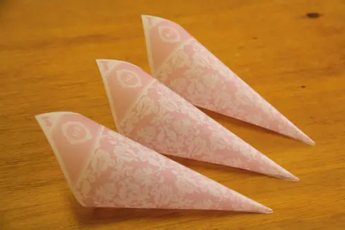 Cone para pétalas
