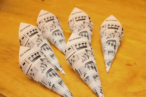 Cone para pétalas