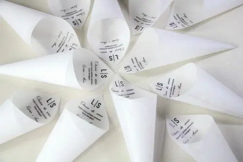 Cone para pétalas