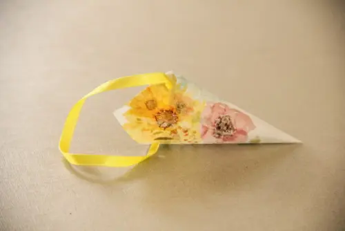 Cone para pétalas