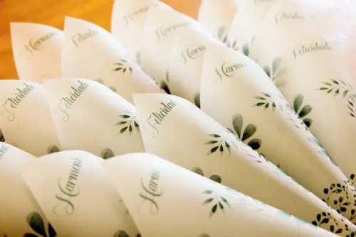Cone para pétalas