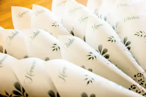 Cone para pétalas
