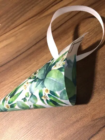 Cone para pétalas