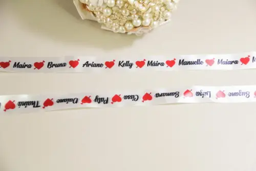 Fita nomes para a barra do vestido de noiva
