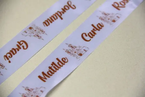 Fita nomes para a barra do vestido de noiva