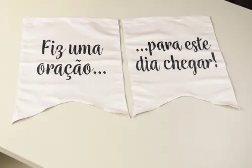 Placas para Cadeira dos Noivos em Tecido