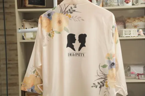 Robe com brasão