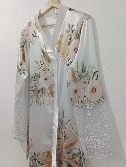 Robe Floral Estampado com Renda