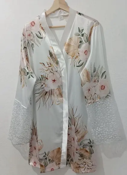 Robe Floral Estampado com Renda