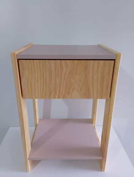 Móvel de Cabeceira em mdf (rosa Infinito) e Pinus