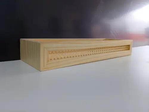 Prateleira Porta Decorações em Pinus com Palha Indiana