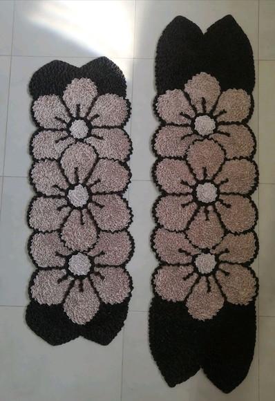 2 Passadeiras Frufru Flor Bege 1m60cm/1m20cm Antiderrapante