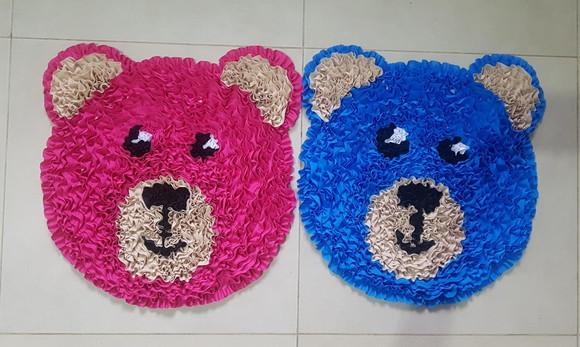 2 Tapetes de Urso em Frufru Antiderrapante