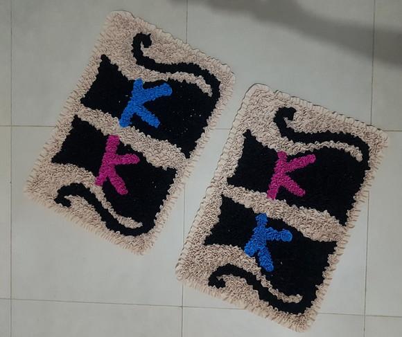 2 Tapetes de Gatos Frufru Antiderrapante