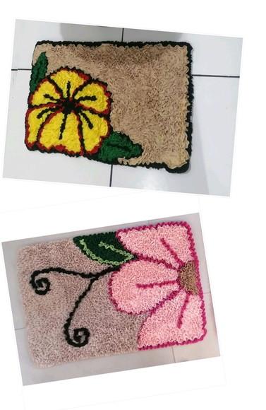 2 Tapetes Flor Rosa/Amarela 50cm x 70cm Antiderrapante