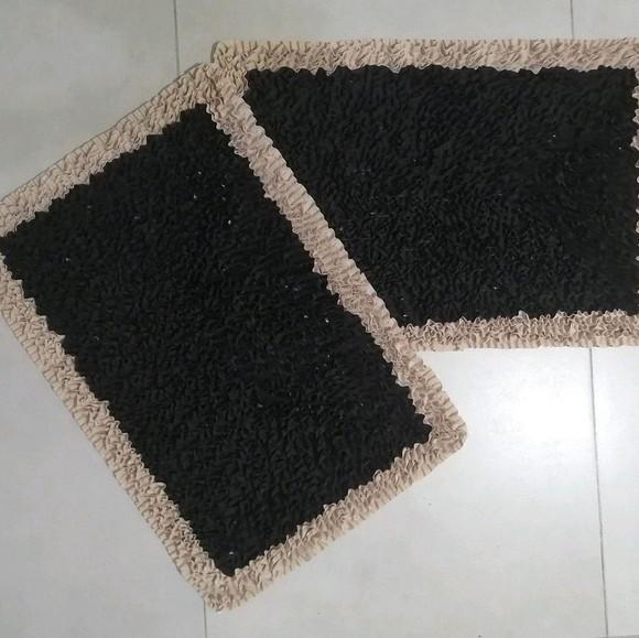 2 Tapetes Frufru Bege e Marrom 80cm x 40cm Antiderrapante