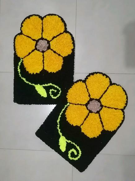 2 Tapetes Frufru Flor Amarela Antiderrapante