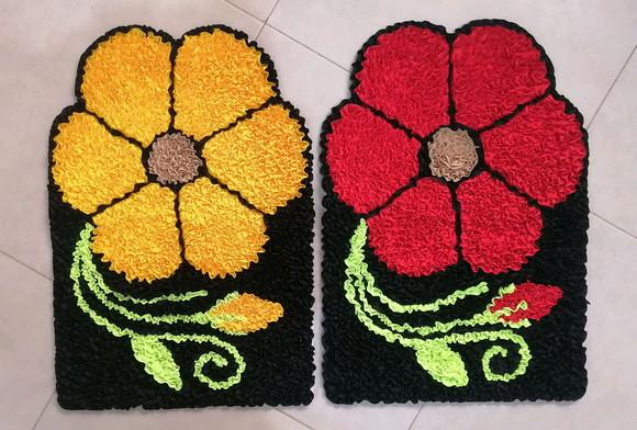 2 Tapetes Frufru Flor Amarela e Vermelha Antiderrapante