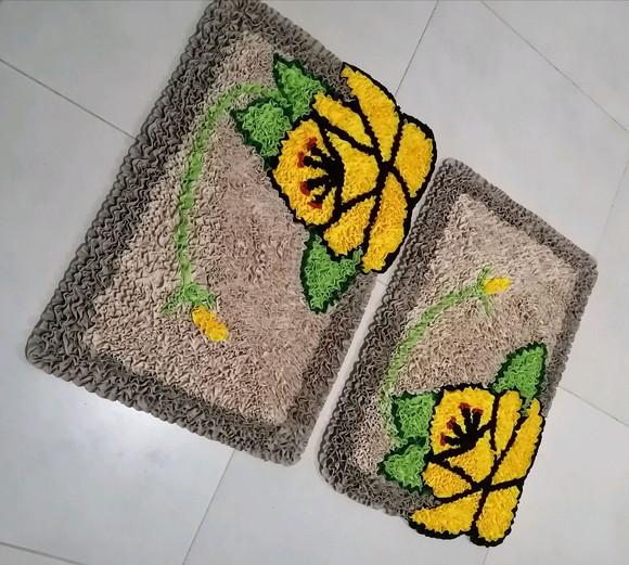 2 Tapetes Frufru Flor Amarela Antiderrapante