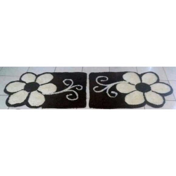 2 Tapetes Frufru Flor Branca Antiderrapante