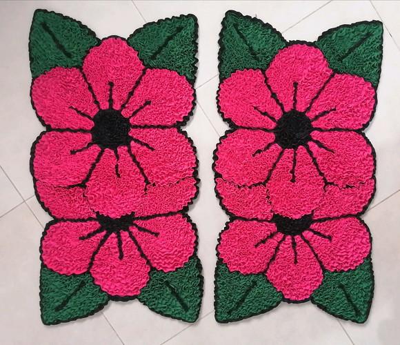 2 Tapetes Frufru Flor Rosa Antiderrapante