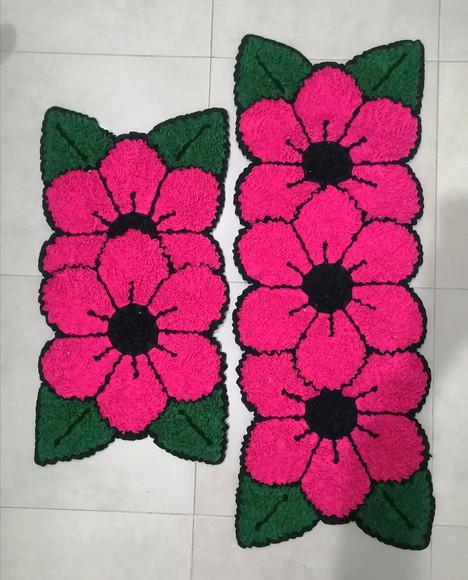 2 Tapetes Frufru Flor Rosa Antiderrapante