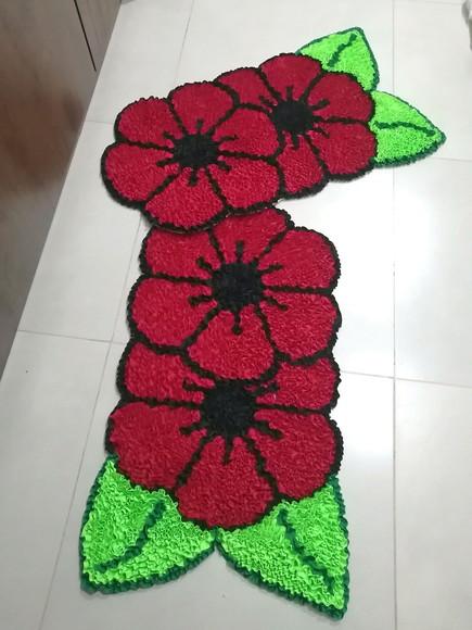 2 Tapetes Frufru Flor Vermelha Antiderrapante
