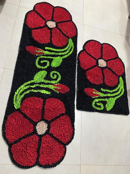 2 Tapetes Frufru Flor Vermelha 1m20cm Antiderrapante