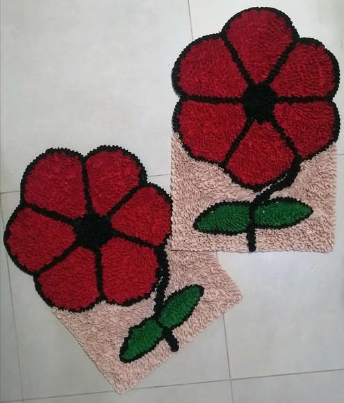 2 Tapetes Frufru Flor Vermelha Antiderrapante