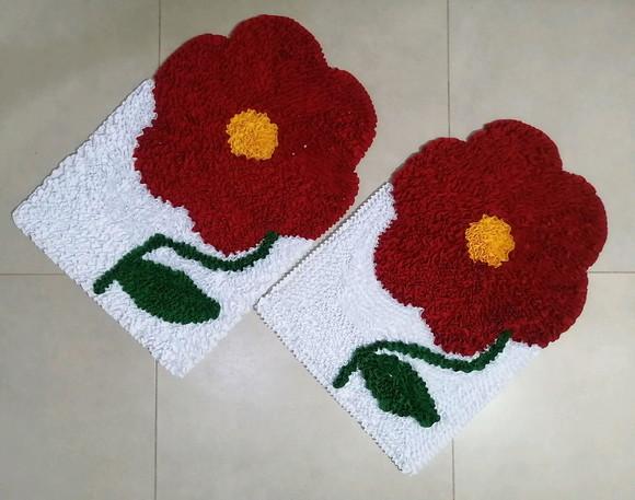 2 Tapetes Frufru Flor Vermelha Antiderrapante