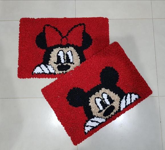 2 Tapetes Frufru Minnie e Mickey Antiderrapante