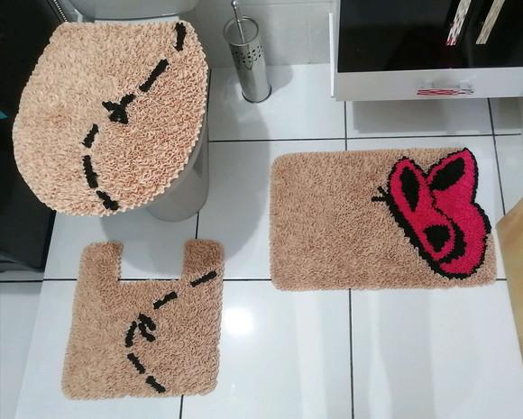Jogo Banheiro Borboleta em Frufru com Antiderrapante