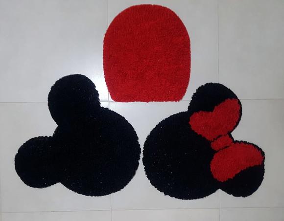Jogo Banheiro Mickey e Minnie em Frufru com antiderrapante