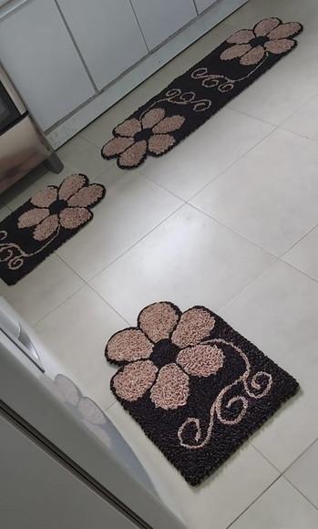 Jogo de Cozinha Flor Bege Frufru Antiderrapante