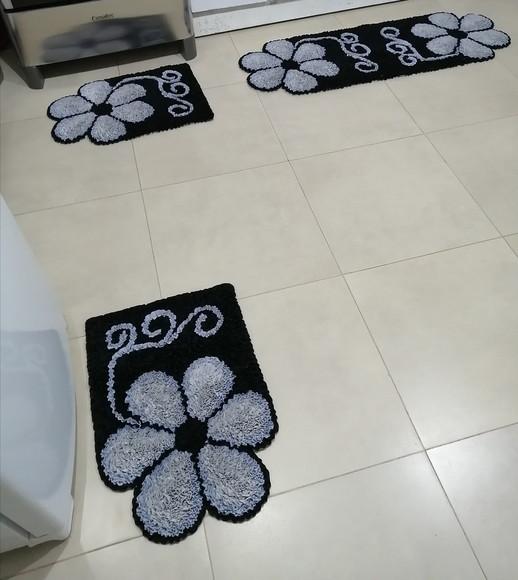 Jogo de Cozinha Flor Cinza em Frufru Antiderrapante