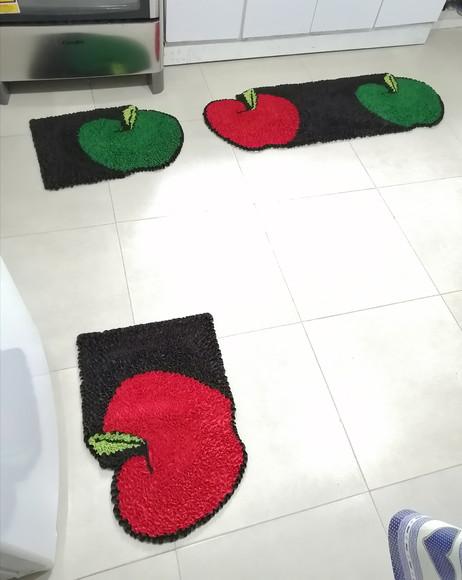 Jogo de Cozinha Maçãs em Frufru Antiderrapante