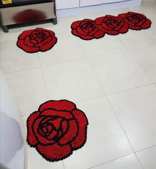 Jogo de Cozinha Rosas em Frufru Antiderrapante