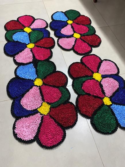 Jogo de Tapetes Frufru Flor Colorida Antiderrapante