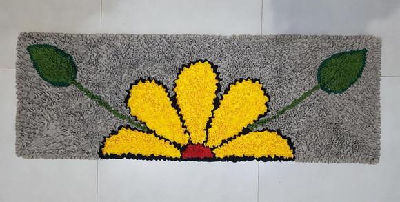 Passadeira de Flor Amarela em Frufru Antiderrapante