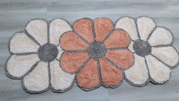 Passadeira de Flor em Frufru Antiderrapante