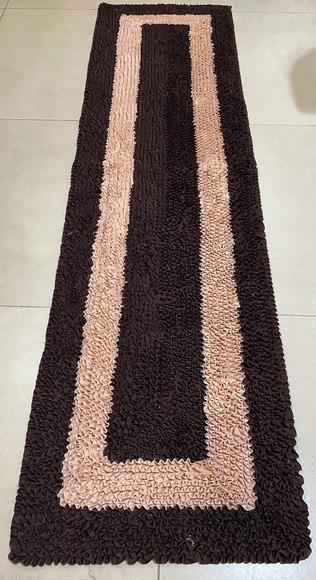 Passadeira Frufru Bege e Marrom 1m50cm x 40cm Antiderrapante
