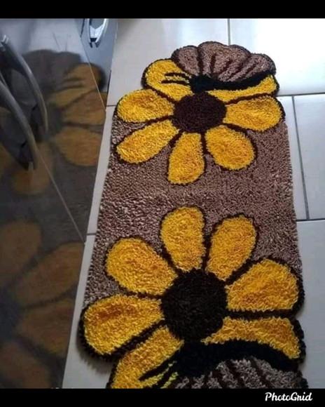 Passadeira Frufru Flor Amarela 1m20cm Antiderrapante