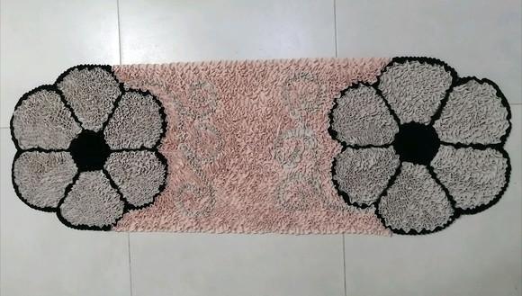 Passadeira Frufru Flor Bege 1m20cm Antiderrapante